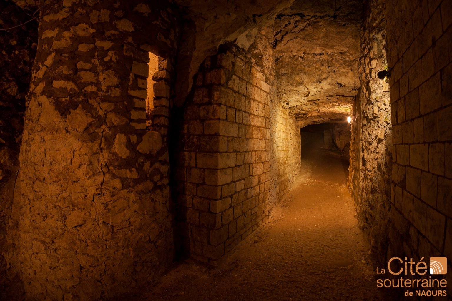 Visite du souterrain La Cité Souterraine de Naours Visite du souterrain La Cité Souterraine de Naours